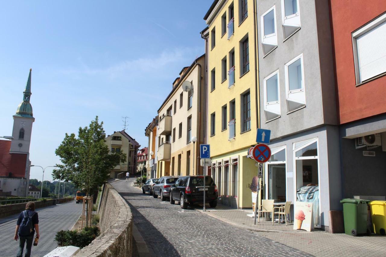 Nice Apartment In Old Town 브라티슬라바 외부 사진